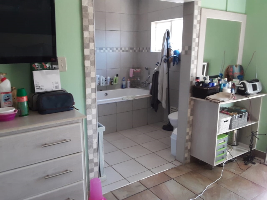 4 Bedroom Property for Sale in Bloemhof North West
